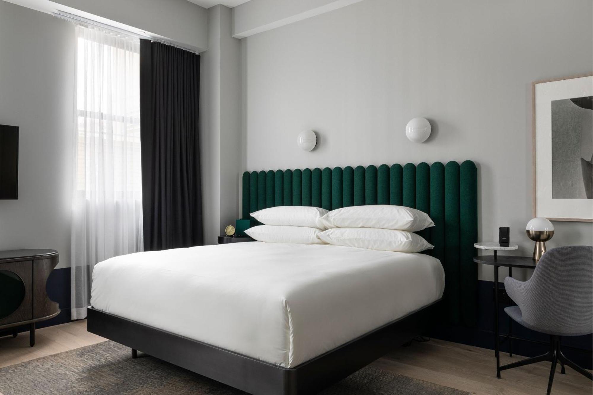 Woodlark A Tribute Portfolio 4*