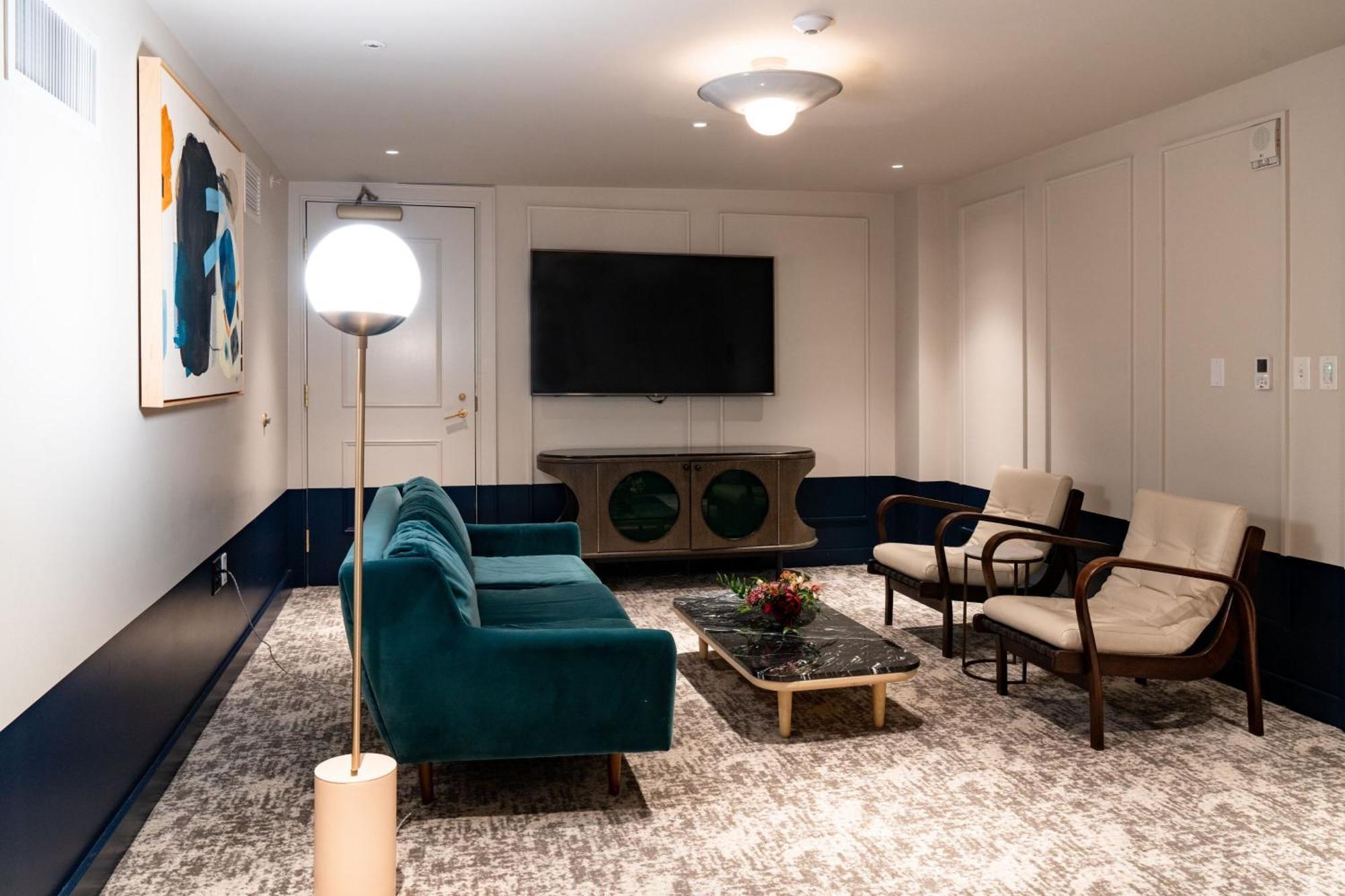 Woodlark A Tribute Portfolio 4* Portland